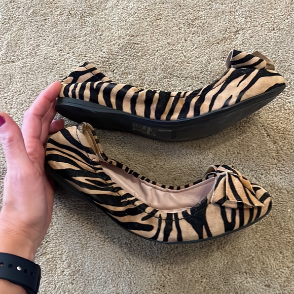 Miu Miu Tiger Print Leather Ballet Flats with Bows - Picture 2 of 9